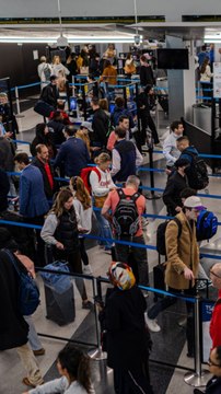 US Airlines Cut Flights, More Disruption Into Next Week