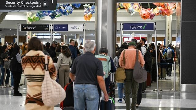 FAA Trims 10% Flight Capacity Across 40 Domestic Airports