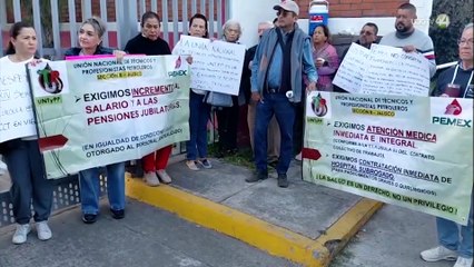 Jubilados de Pemex protestan de nuevo por falta de medicamentos y atención médica en Guadalajara