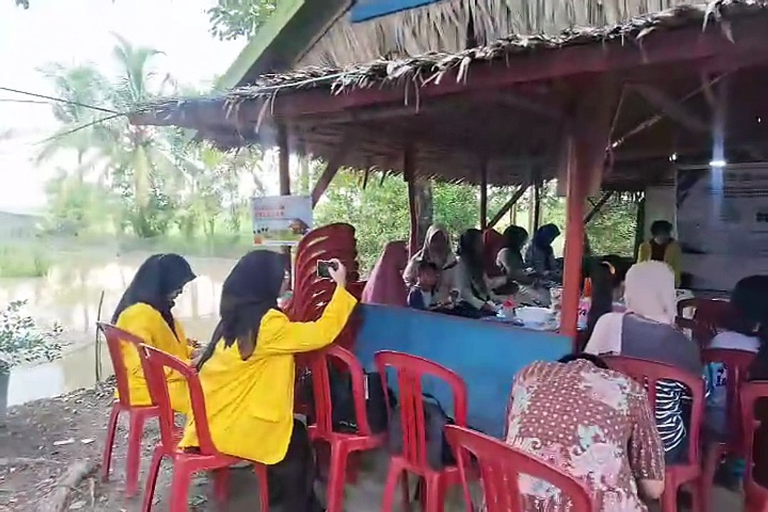UNSRI Ajarkan Pembukuan Usaha Tani kepada Petani Sungai Rebo