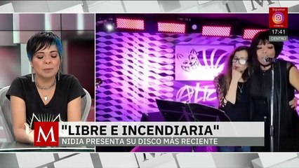 La cantautora Nidia Barajas presenta "Libre e incendiaria", su disco más reciente en concierto