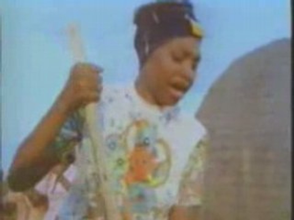 yvonne chaka chaka, Umqombothi