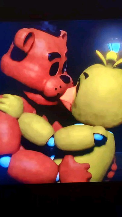 Freddy and Chica are kissing and Hugging/Freddy x Chica/Freddica/Five Nights at Freddy's/Fnaf