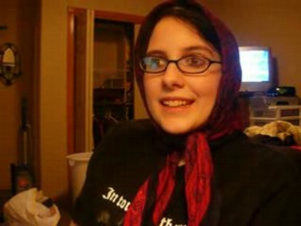 American girl prowd of her conversion to Islam
