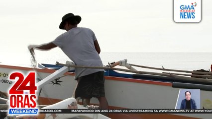 Mga mangingisda sa Ilocos Sur, inakyat na ang bangka sa dalampasigan | 24 Oras Weekend