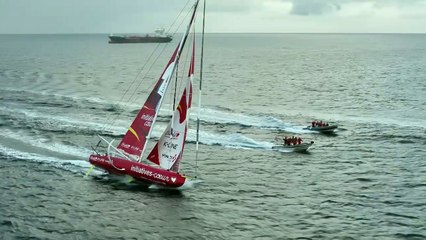 [TRANSAT CAFÉ L’OR]  Passage de la ligne d’Initiatives Coeur de Violette Dorange et Samantha Davies 08-11-25