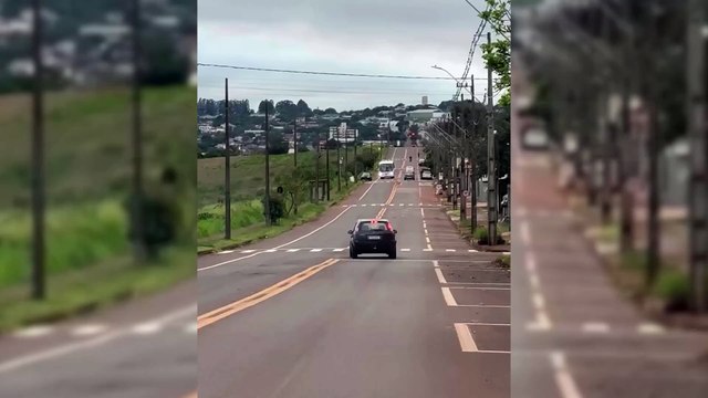 Vídeo flagra Fiesta trafegando de forma imprudente na Avenida das Pombas, em Cascavel