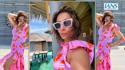 Urvashi Dholakia ने शेयर की अपनी glamours तस्वीरें, फैंस बोले "Queen of my heart forever"