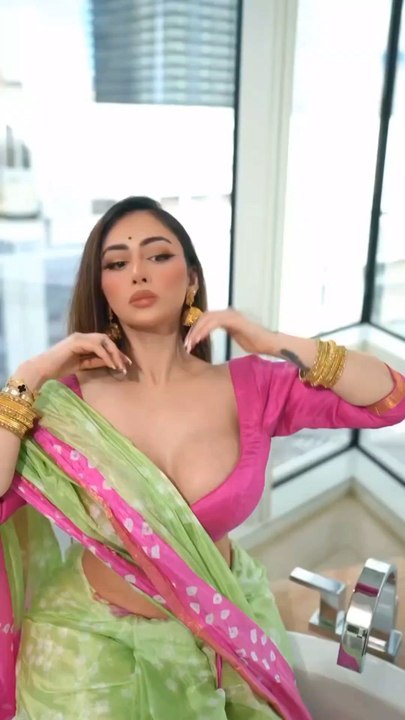 “Big Beautiful Woman: Owning My Curves and My Confidence 💪✨”