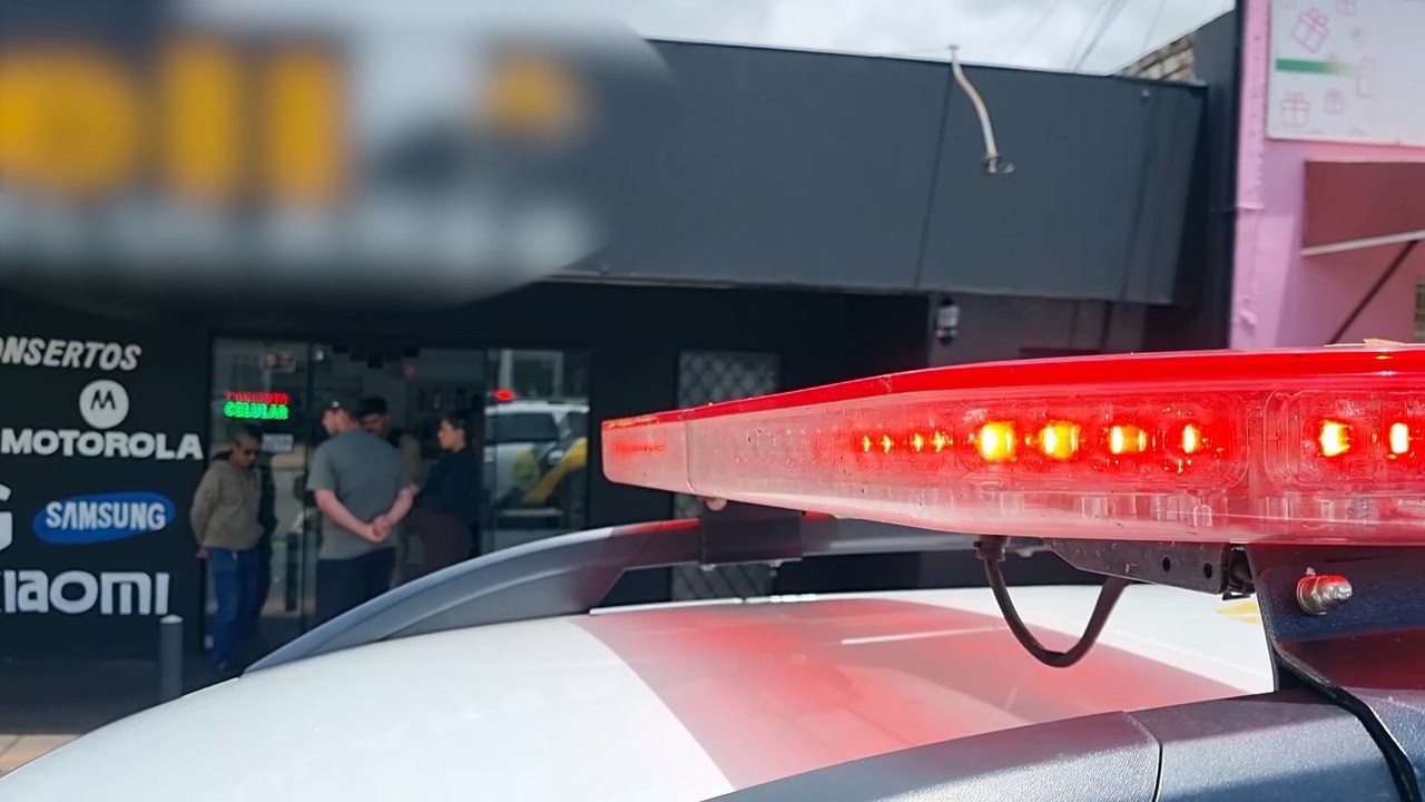 PM é acionada após idoso alegar ter sido cobrado em valor dez vezes maior por conserto de celular em Cascavel