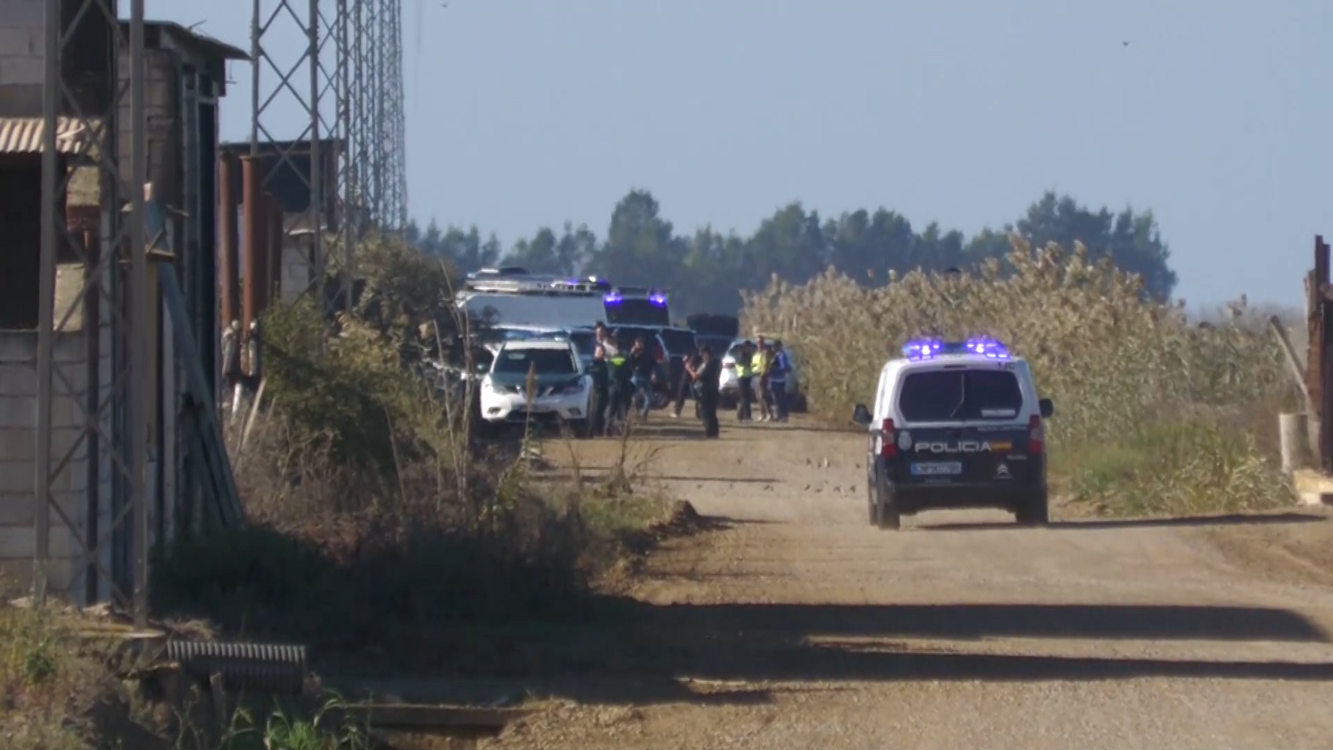 Un narcotraficante dispara con un arma de guerra a un policía en Sevilla