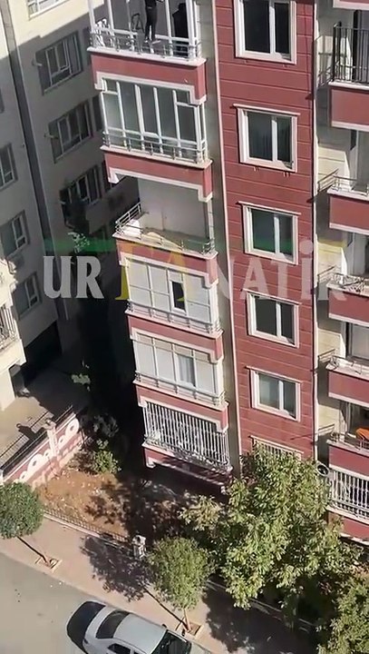 Karaköprü’de 6 Katlı Binada Ölümle Burun Buruna Anlar Kamerada