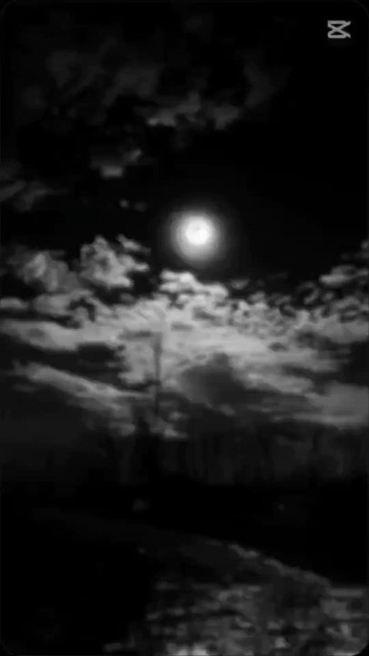 O lună 🌒🌙 superbă