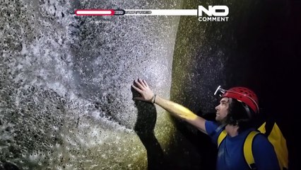 Enorme colonia de arañas descubierta en una cueva en la frontera entre Albania y Grecia