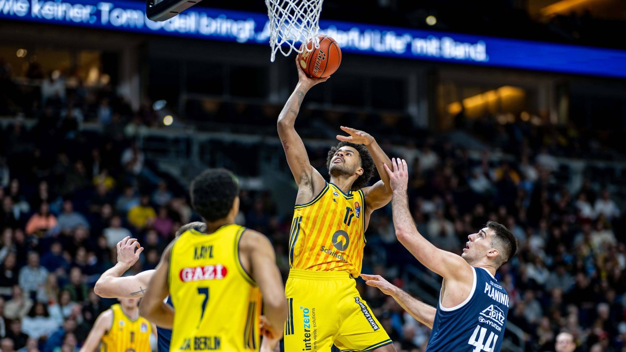 Spektakulärer Alley-oop bringt die Entscheidung! Alba stürzt den MBC