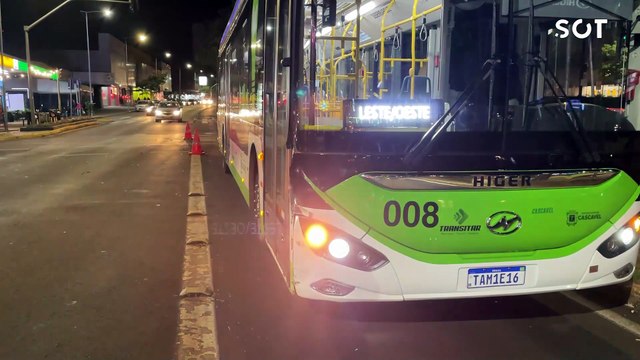 Colisão entre três veículos mobiliza equipes de resgate no Centro de Cascavel