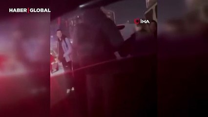 Beylikdüzü'nde iki grup arasında kavga! Alkollü gençler ortalığı birbirine kattı