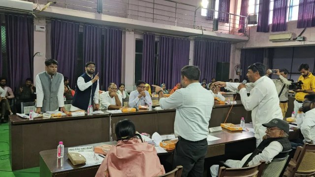 बजट को लेकर निगम की बैठक में हंगामा, बरसे कांग्रेसी पार्षद