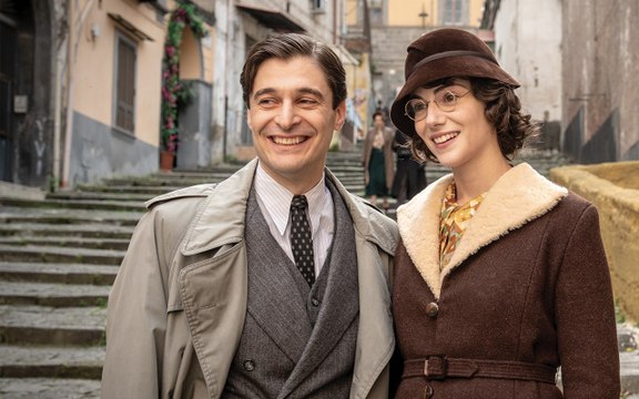 Lino Guanciale nella prima puntata di Il commissario Ricciardi 3: clip in anteprima