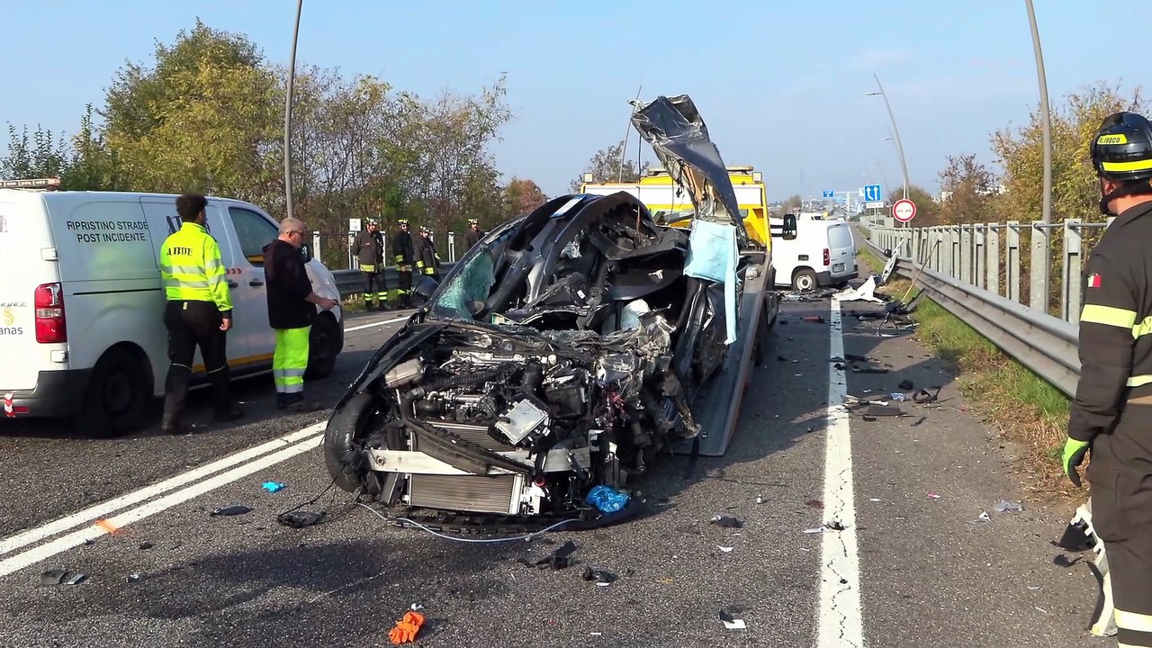 Incidente sulla tangenziale di Bergamo: 2 morti e 4 feriti