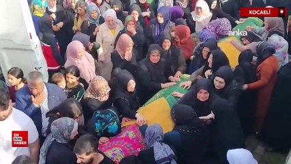 Kocaeli’de parfüm fabrikasında hayatını kaybeden genç işçiler için cenaze töreni