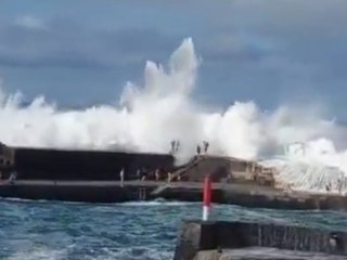 Teneriffa: Riesenwelle reißt Frau in den Tod