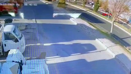 Nevşehir'de kan donduran kaza! Otomobil ikiye bölündü: 2 ölü, 1 yaralı