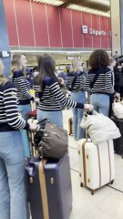Angélique Angarni-Filipon (Miss France 2025) et les 30 candidates de Miss France 2026 quittent Paris pour leur voyage en Martinique. Aéroport d'Orly, le 9 novembre 2025. SIPA/Laurent Vu
