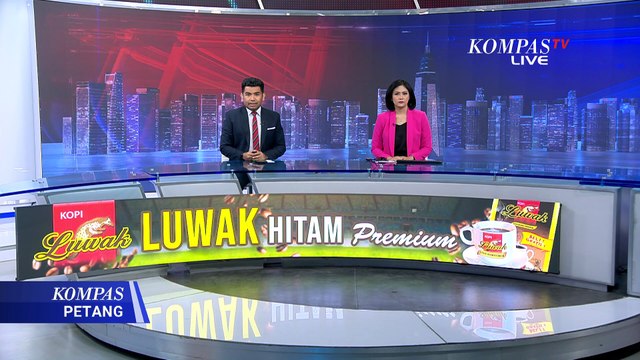 Mengular! Antrean Panjang Truk Sampah di TPA Cikolotok Purwakarta Imbas Alat Berat Rusak