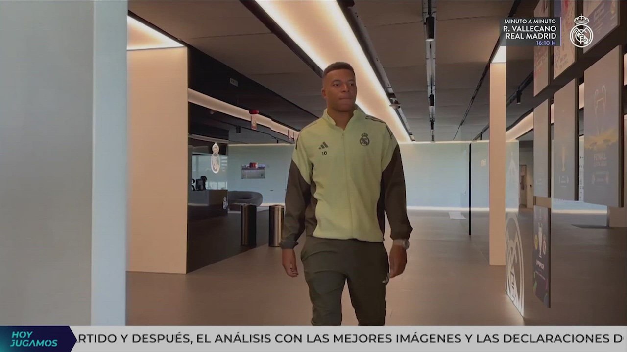 Así es su momento en el Madrid: vean la cara y los gestos de Endrick llegando a la charla de Xabi