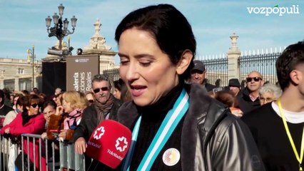 Ayuso pide a la Almudena "prosperidad para todos, convivencia y atender a las personas más vulnerables y las que están solas"