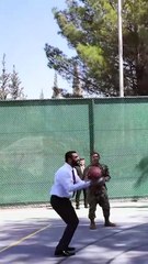 Suriye Cumhurbaşkanı Şara ABD'li komutanlarla basketbol oynadı