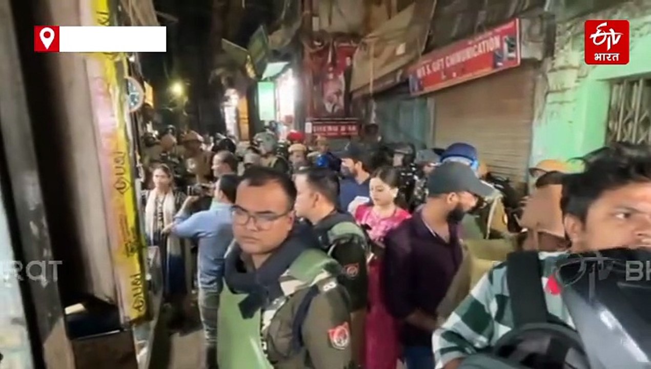 बनारस की दालमंडी पर चला हथौड़ा; खाली कराई गईं 13 दुकानें, एक मकान ध्वस्त