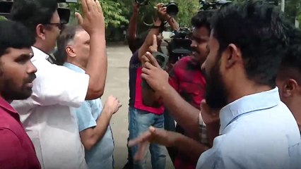 കാര്യവട്ടം ക്യാമ്പസിലെ ജാതി അധിക്ഷേപം; സെനറ്റ് യോഗത്തിലും സർവകലാശാല ആസ്ഥാനത്തും പ്രതിഷേധം