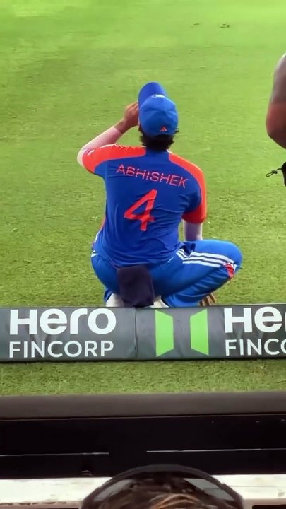 Crowd moking Abhishek Sharma indian cricketer