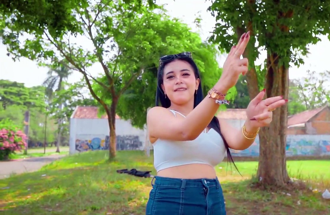 Dj Full Bass Terbaru  Viral Tiktok Paling Enak Sedunia