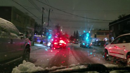 Montréal, Sous les Premières Neiges : Un Nocturne en Voiture