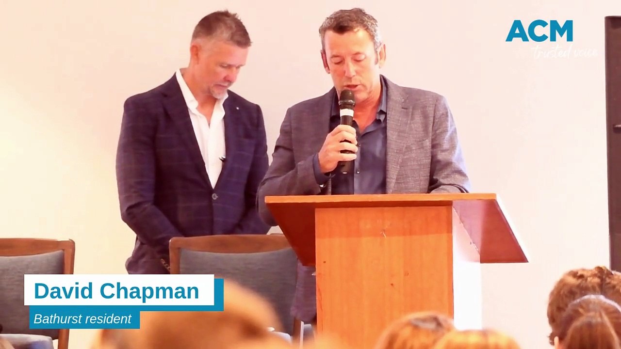 David Chapman speaks at fundraiser