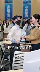 After six years of marriage, he treated his beloved's son like his own, but forbade his daughter to call him "Dad." His daughter died tragically in a rainstorm, yet he celebrated her and her son's birthday. Reborn, she decisively divorced her husband and