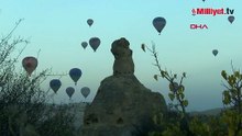 Kapadokya’da 10 Kasım: Balonlar Atatürk posterleriyle gökyüzüne yükseldi