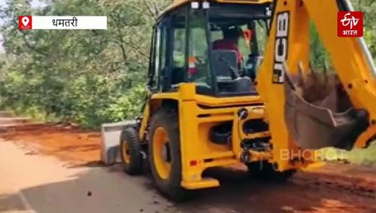 ग्रामीणों ने जनसहयोग से की सड़क मरम्मत, 25 गांव हो रहे थे प्रभावित, मुरुम डालकर गड्ढों को भरा