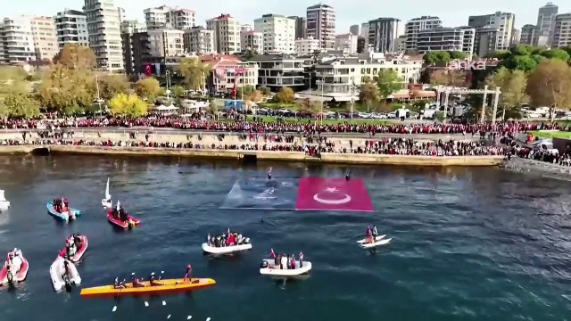 Kadıköy’de Ata'ya saygı zinciri
