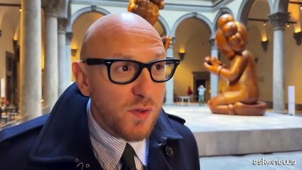 Dall'annunciazione allo smartphone solitario, KAWS a Palazzo Strozzi