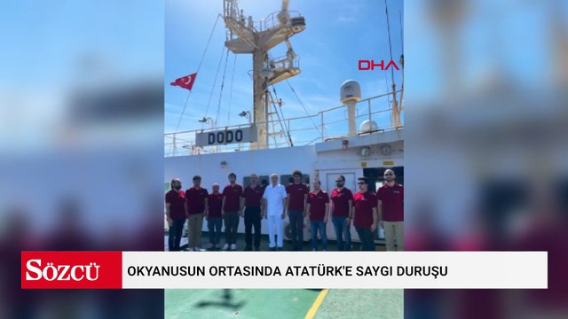 Okyanusun ortasında Atatürk'e saygı duruşu