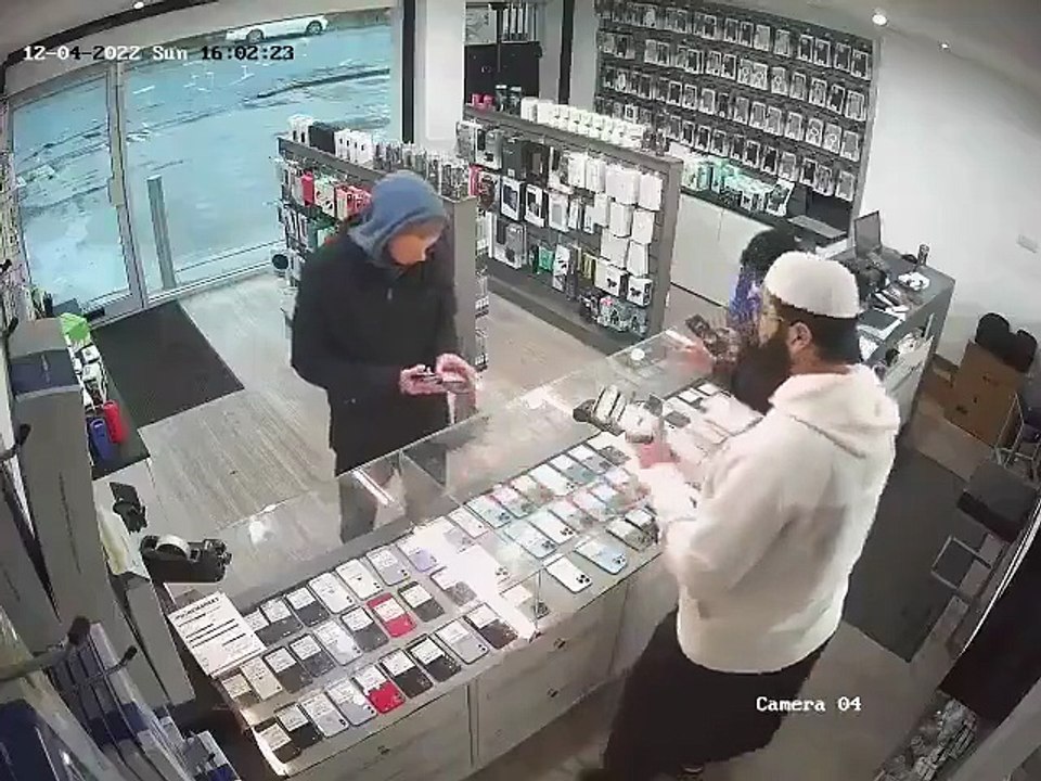 “Your Daily Dose of What’s Trending The Most Stupidest Thief Ever”