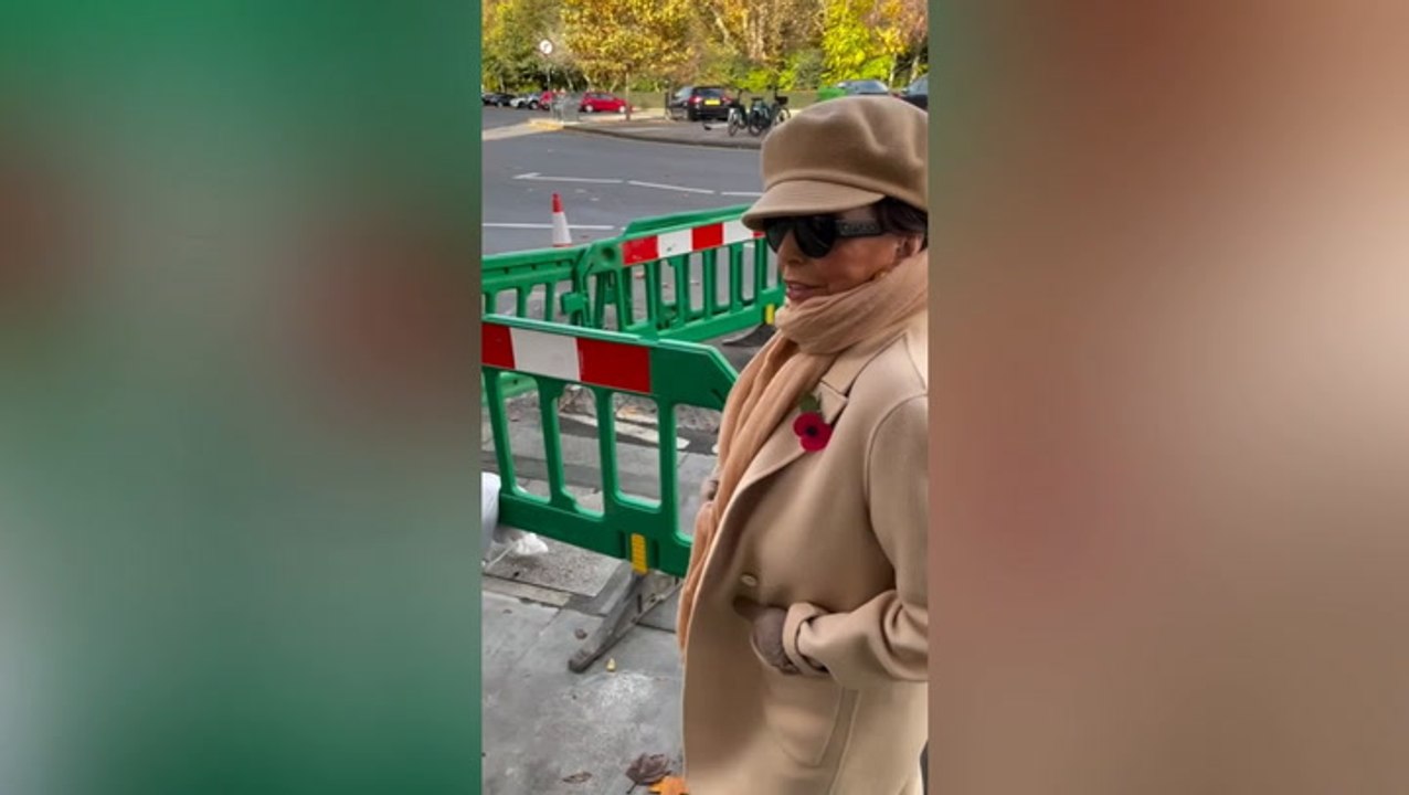 Joan Collins gets ‘trapped’ in central London roadworks