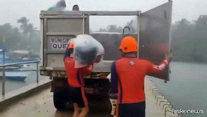 Filippine, dopo Kalmaegi arriva il tifone Fung-wong: almeno 4 morti
