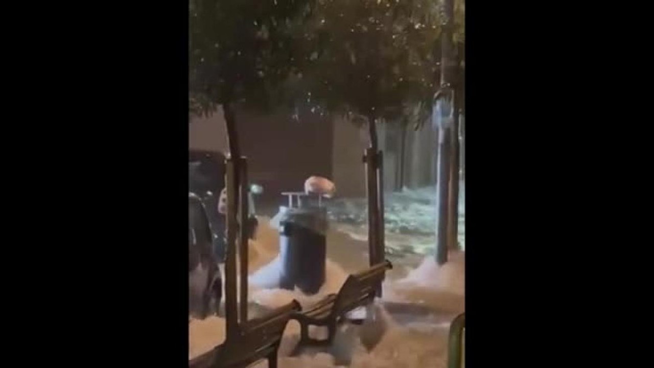 Maltempo, strade come fiumi a Carbonara