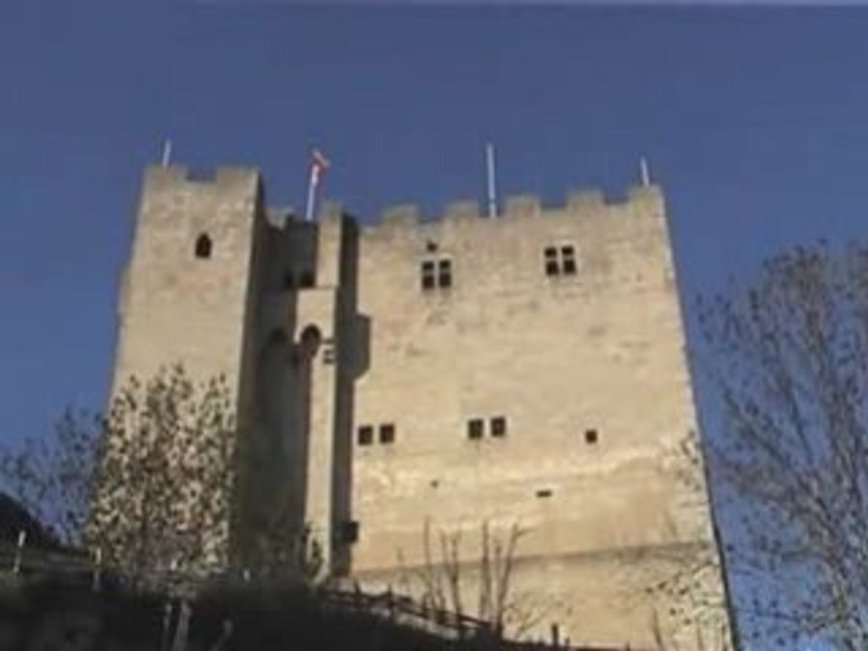 1 Tour 9 Couleurs - exposition/performance - Tour de Crest