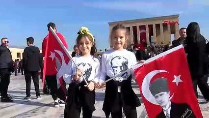 Türkiye'nin dört bir yanından Anıtkabir'e ziyaretçi akını